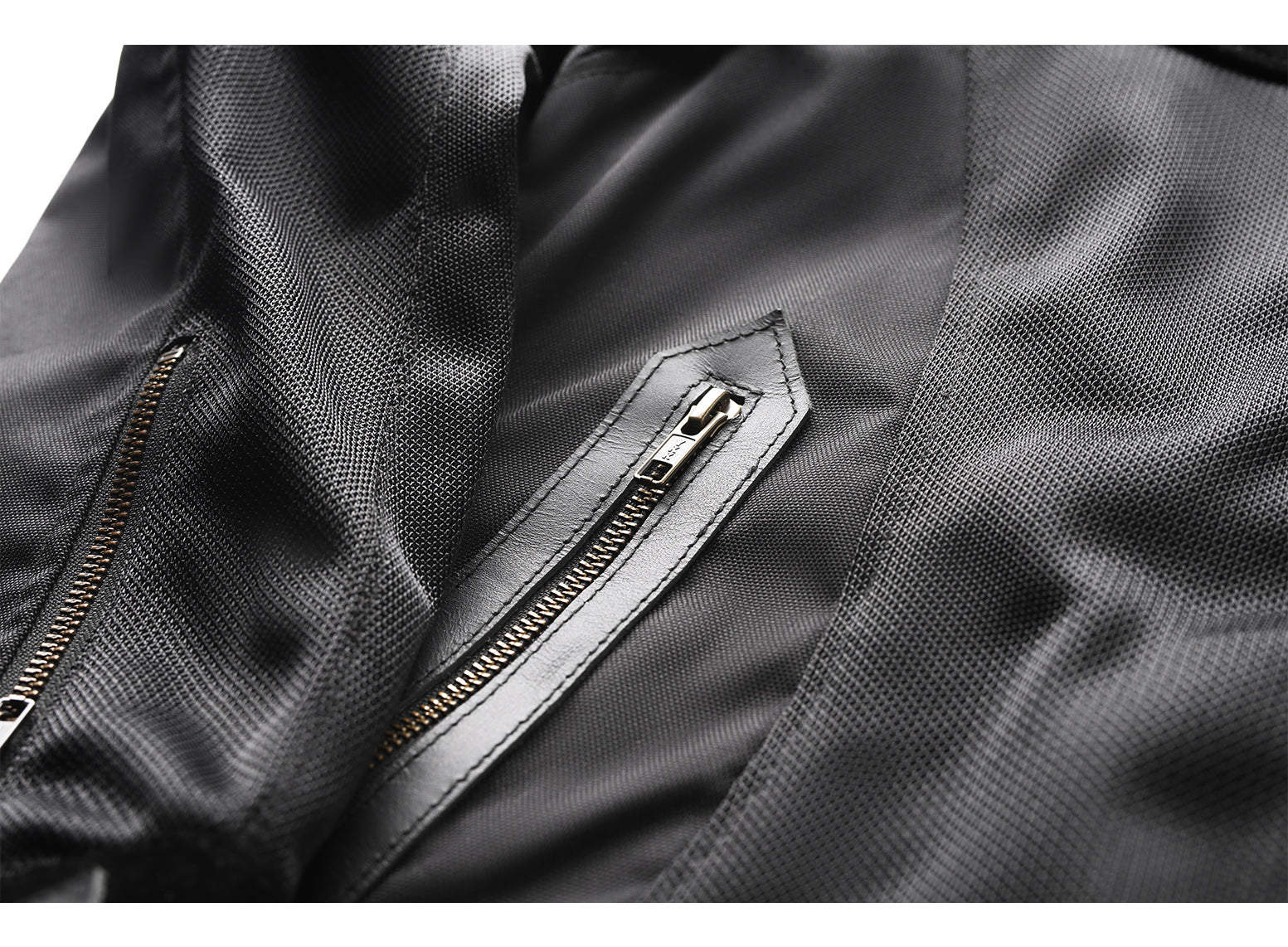 Arizona-black-detail-zipper_1800x1800