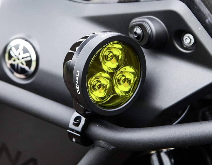 D3SpotZoomYellow_900x
