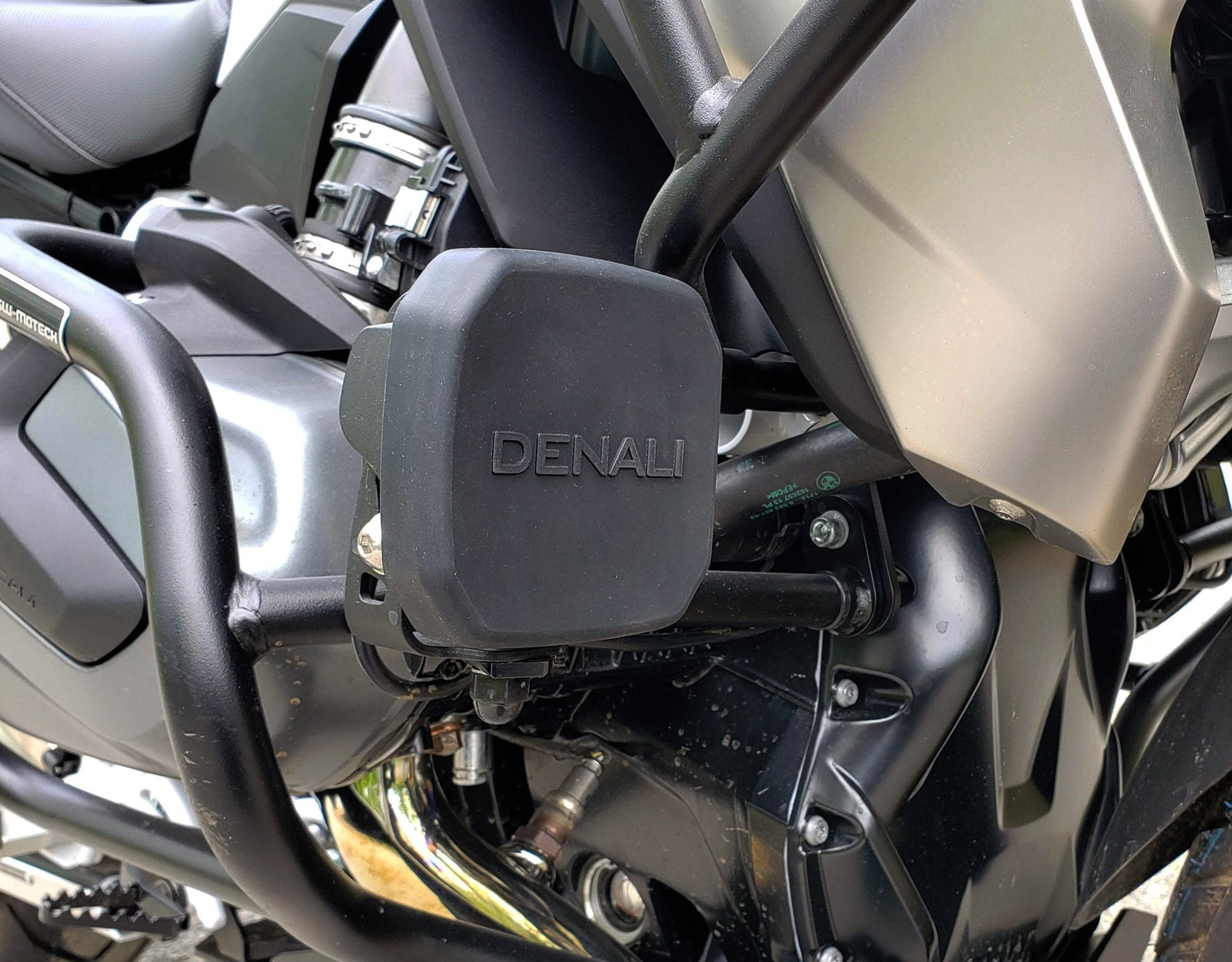 D4LensCoverDetail_2000x
