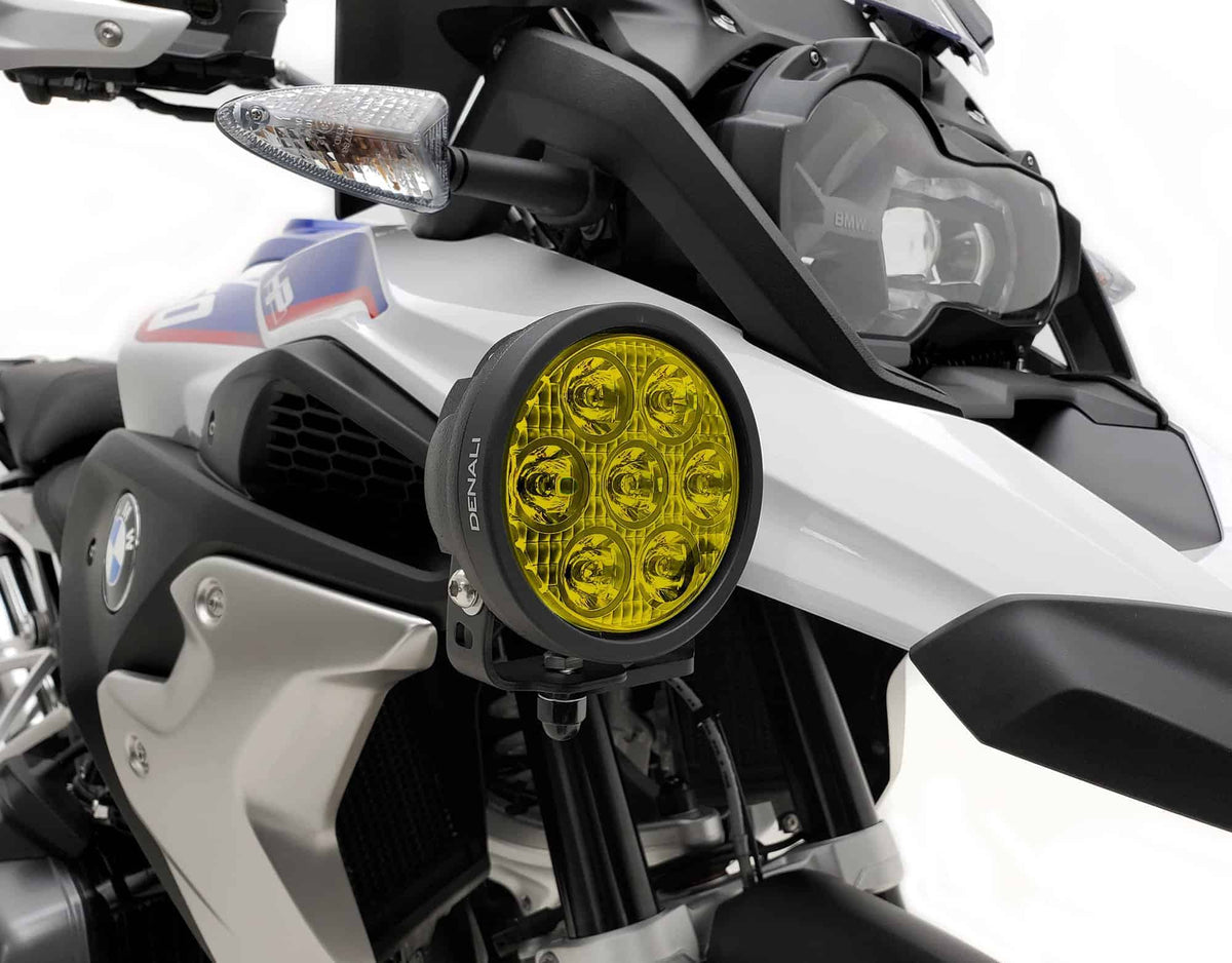 D7_Selective_Yellow_on_bike_2000x