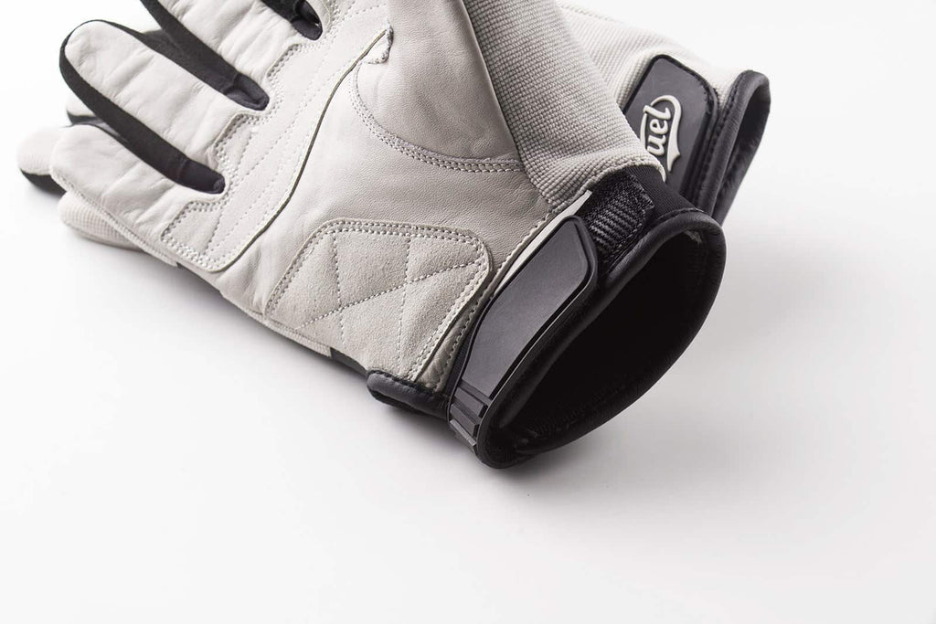 Gloves07_b8df8e6a-efb1-4074-a2f9-78d0e0a54d93_1800x1800