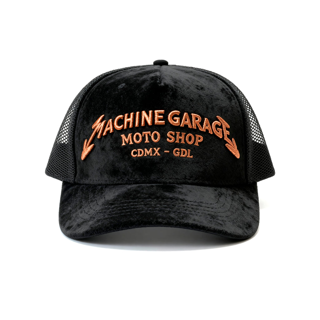 Gorra trucker de gamuza negra Machine Garage – Edicion Limitada