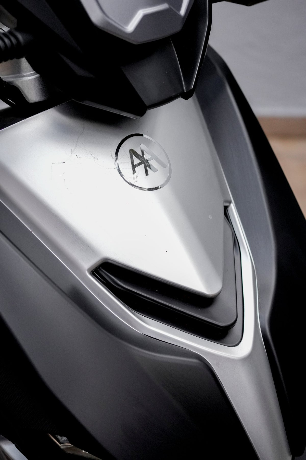 AIMA Tiger S5 Motocicleta Eléctrica Gris/Negro — vista 3
