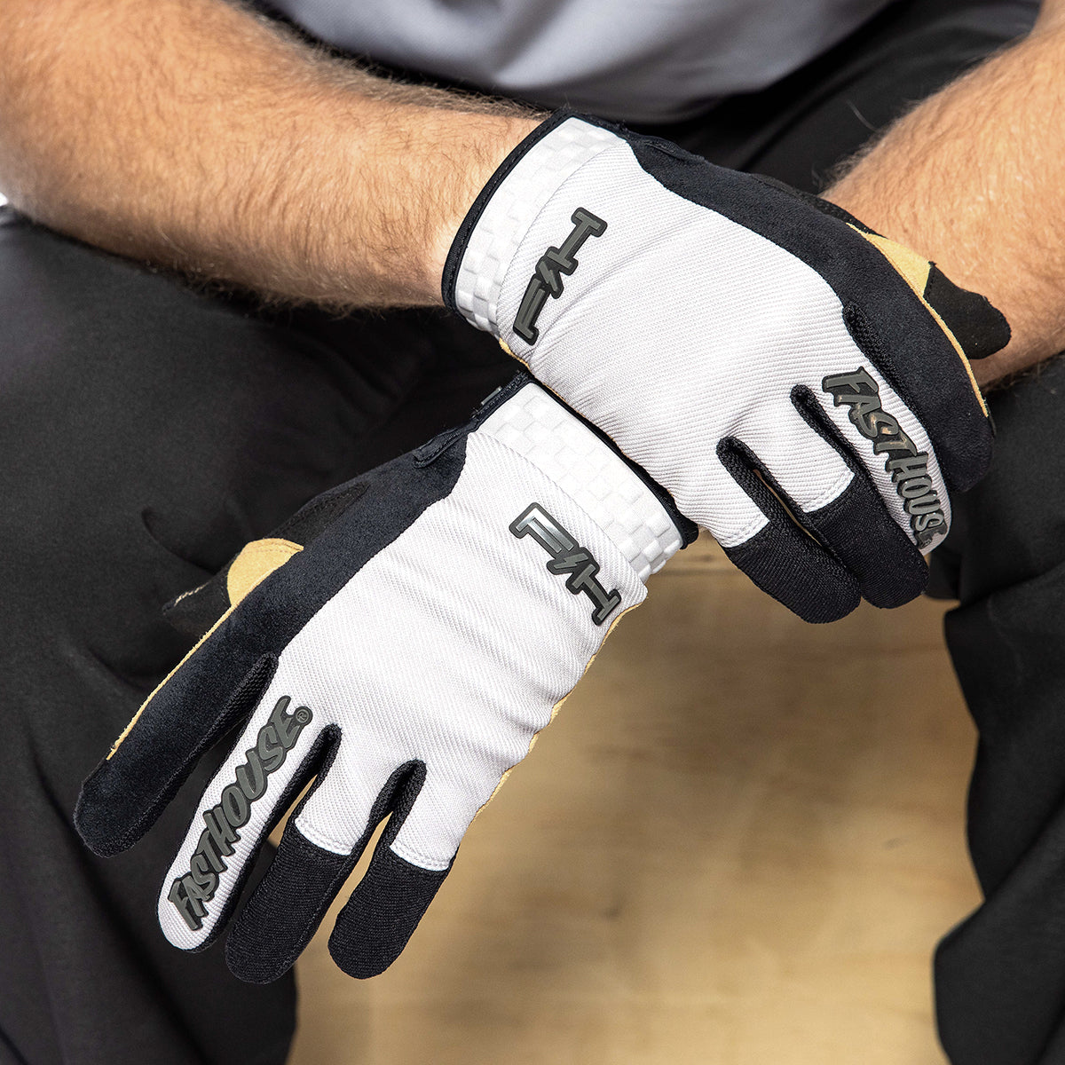 FASTHOUSE Ridgeline Chandler Glove - Light Gray — vista 4