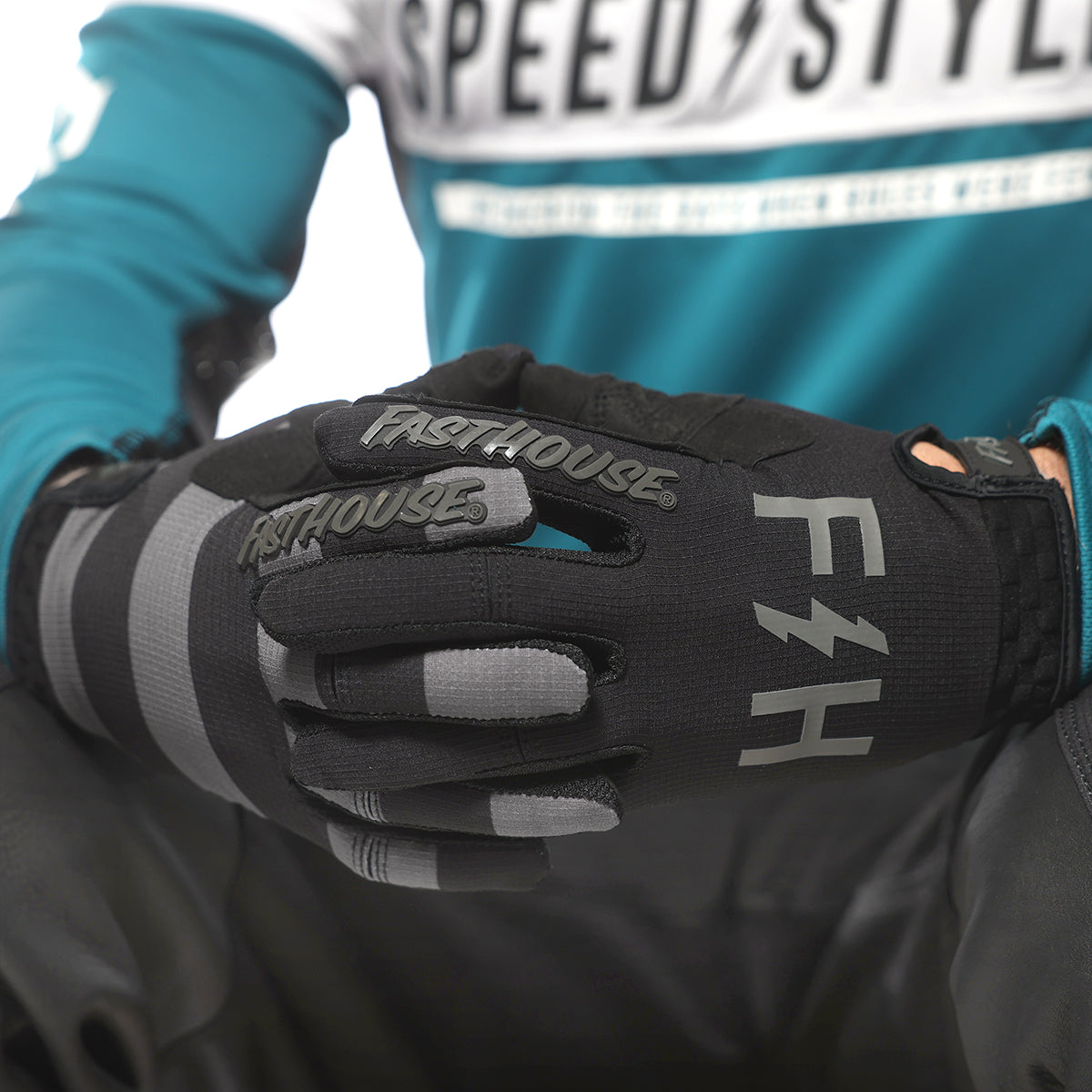 FASTHOUSE Speed Style Akin Glove - Black/Gray — vista 4