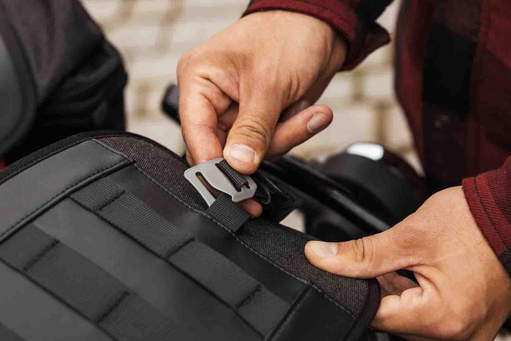 SW-Motech Legend Gear LR3 Tail Bag 6-12L Black