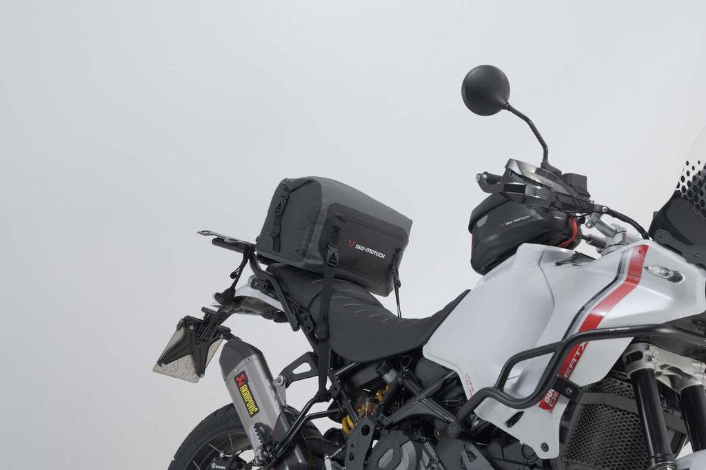 Bolsa trasera Drybag 180. 18 l. Impermeable. Gris/Negro.