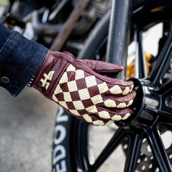 bullit-insulto-2021-gloves (1)
