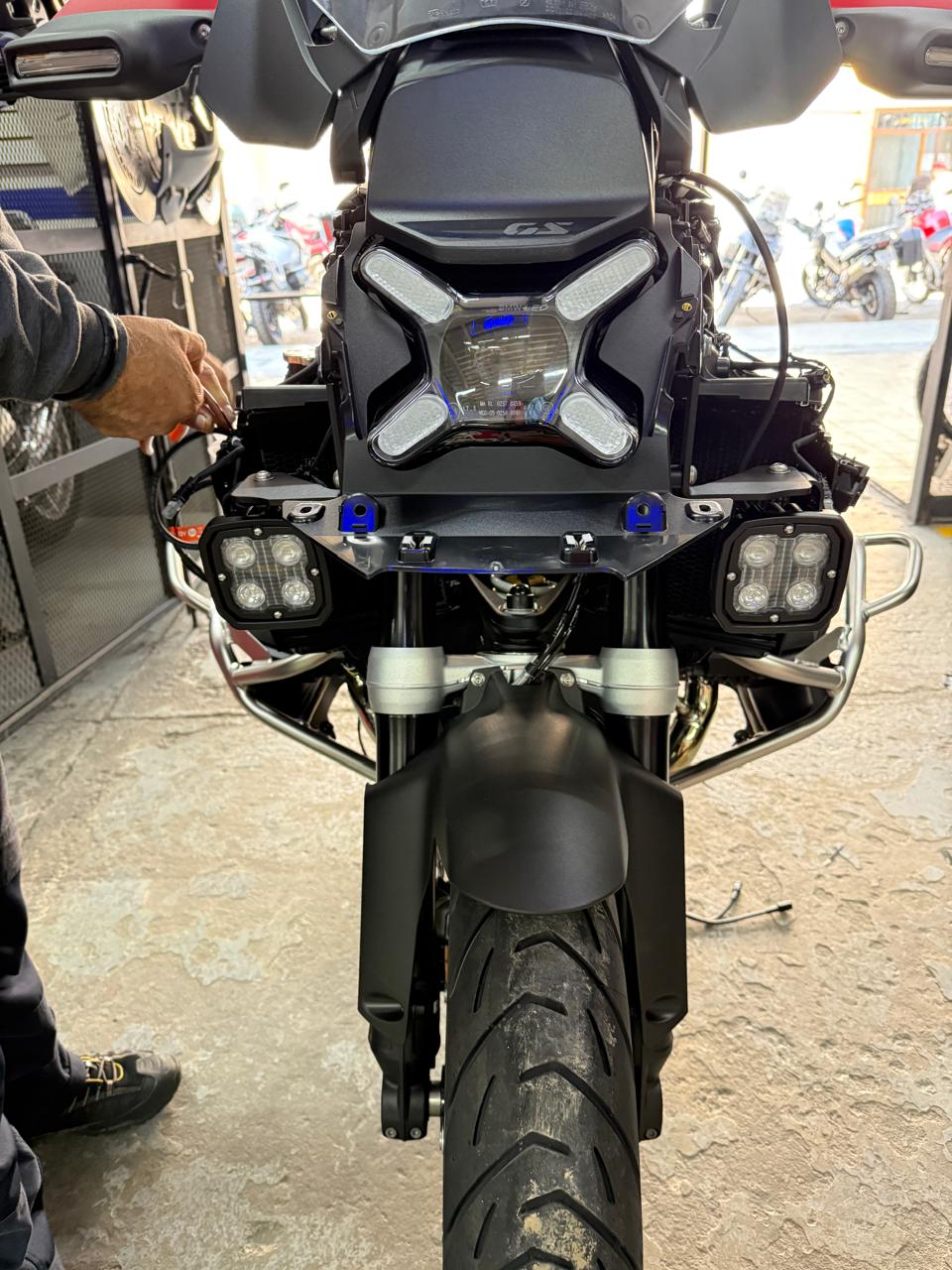 Soporte de Faros Auxiliares  R1300 GS Adventure