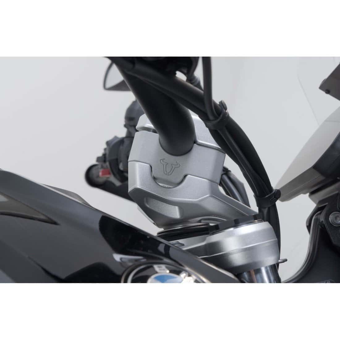 BMW R 1300 GS equipada con accesorios SW-Motech