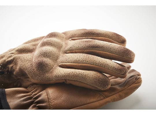 flat-glove-detail-knuckle_1800x1800_3ee70b5a-e7ab-47e8-80a1-a61b3911fd20_540x