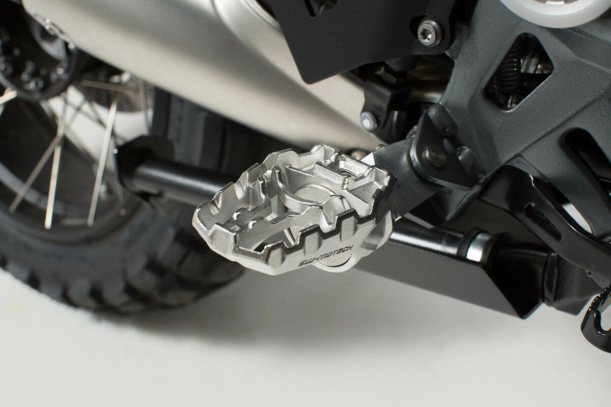 Kit reposapiés EVO. BMW R nineT Scrambler (16-), R nineT GS (16-). de SW-MOTECH — vista 3