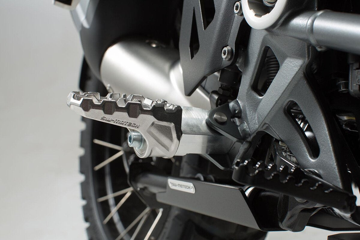 Kit reposapiés EVO. BMW R nineT Scrambler (16-), R nineT GS (16-). de SW-MOTECH — vista 4