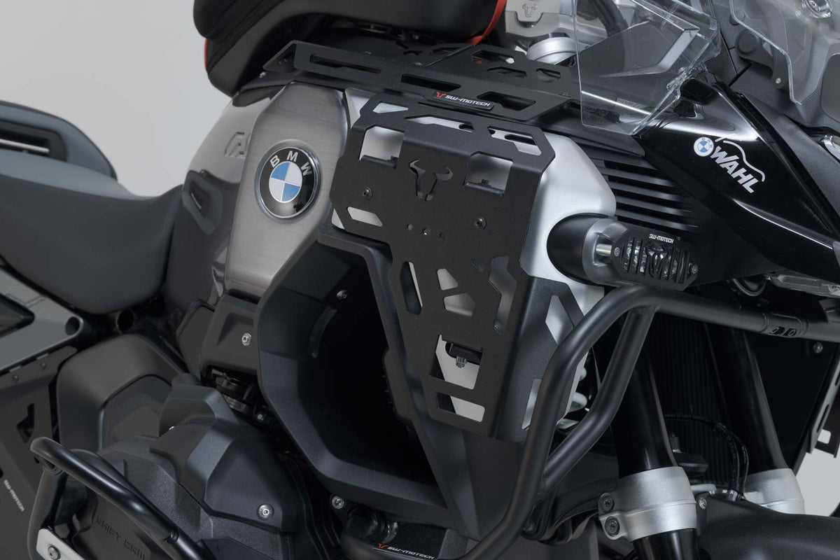 Placa portaequipaje para cubierta de tanque. Negro. BMW R 1300 GS Adventure (24-). de SW-MOTECH — vista 1