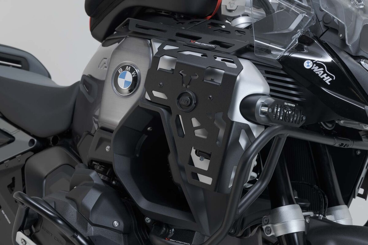 Placa portaequipaje para cubierta de tanque. Negro. BMW R 1300 GS Adventure (24-). de SW-MOTECH — vista 2