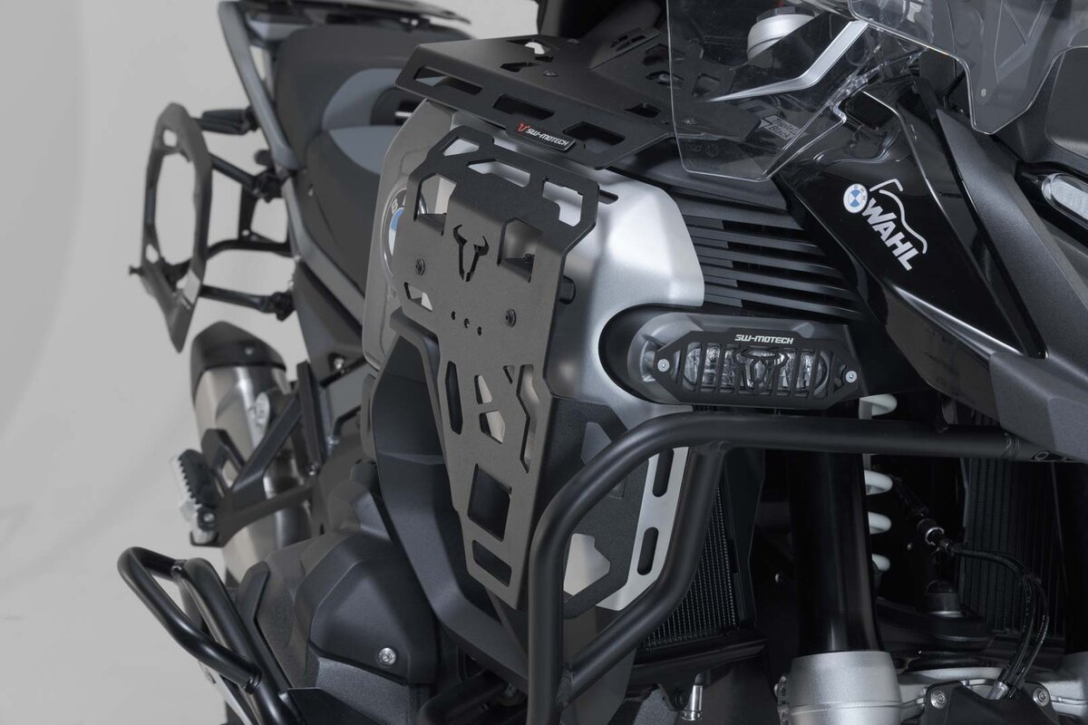 Placa portaequipaje para cubierta de tanque. Negro. BMW R 1300 GS Adventure (24-). de SW-MOTECH — vista 4