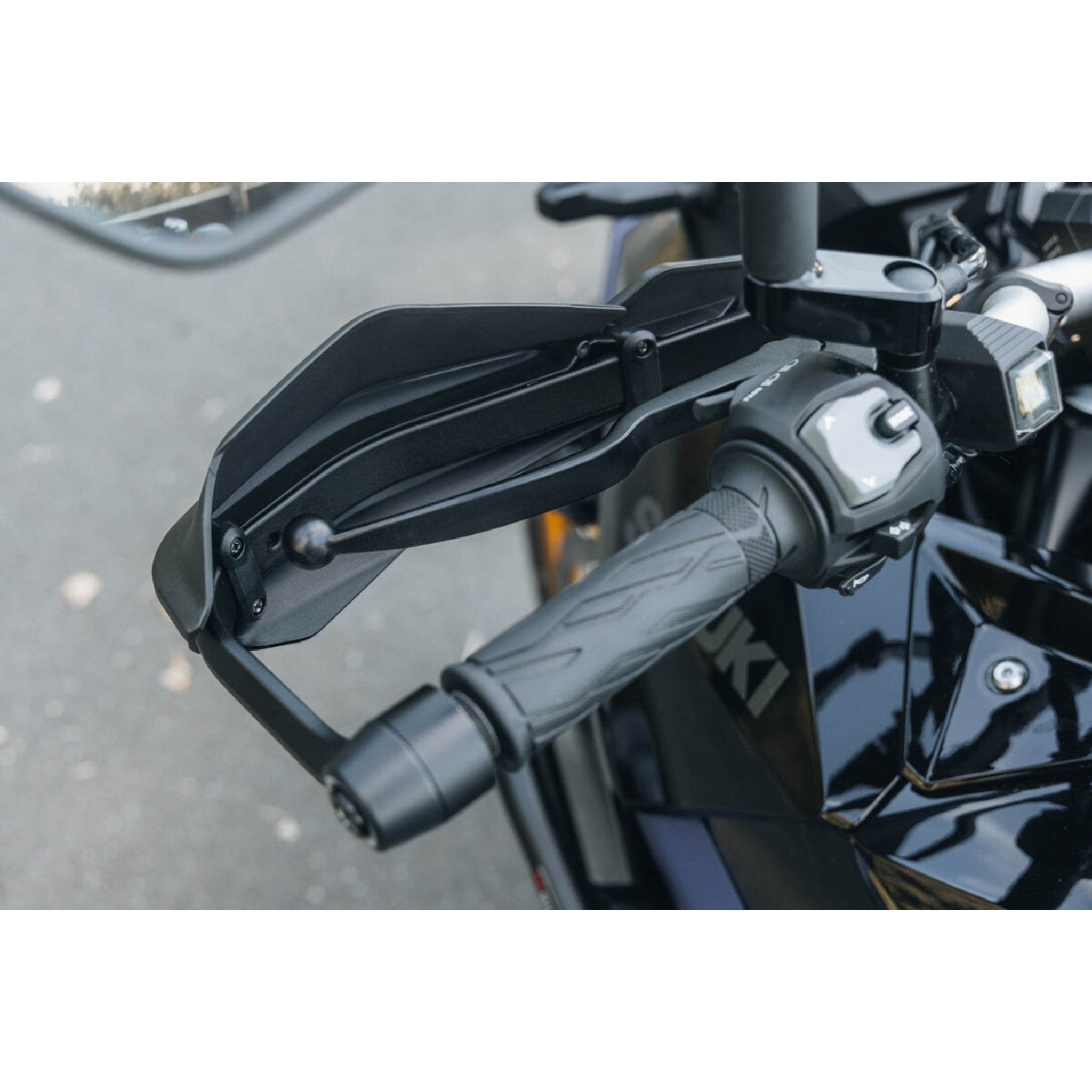 Kit de protectores de manos Adventure. BMW G 310 GS (17-) /G 310 R (16-).