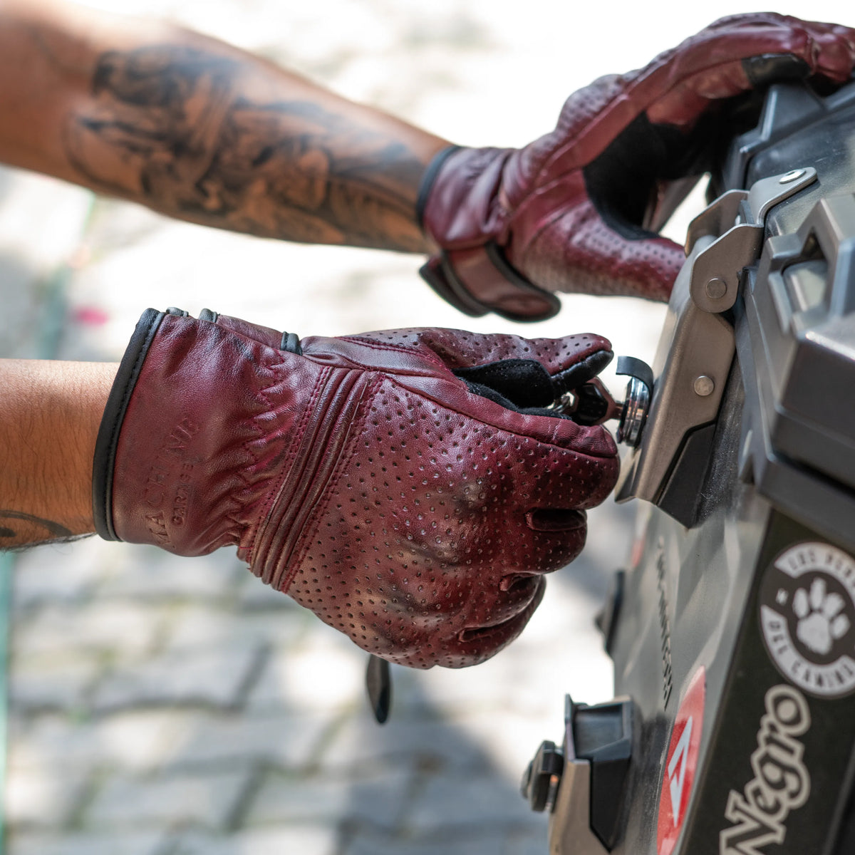 Guantes Ruta 40 Woman Chili – Machine Garage — vista 4