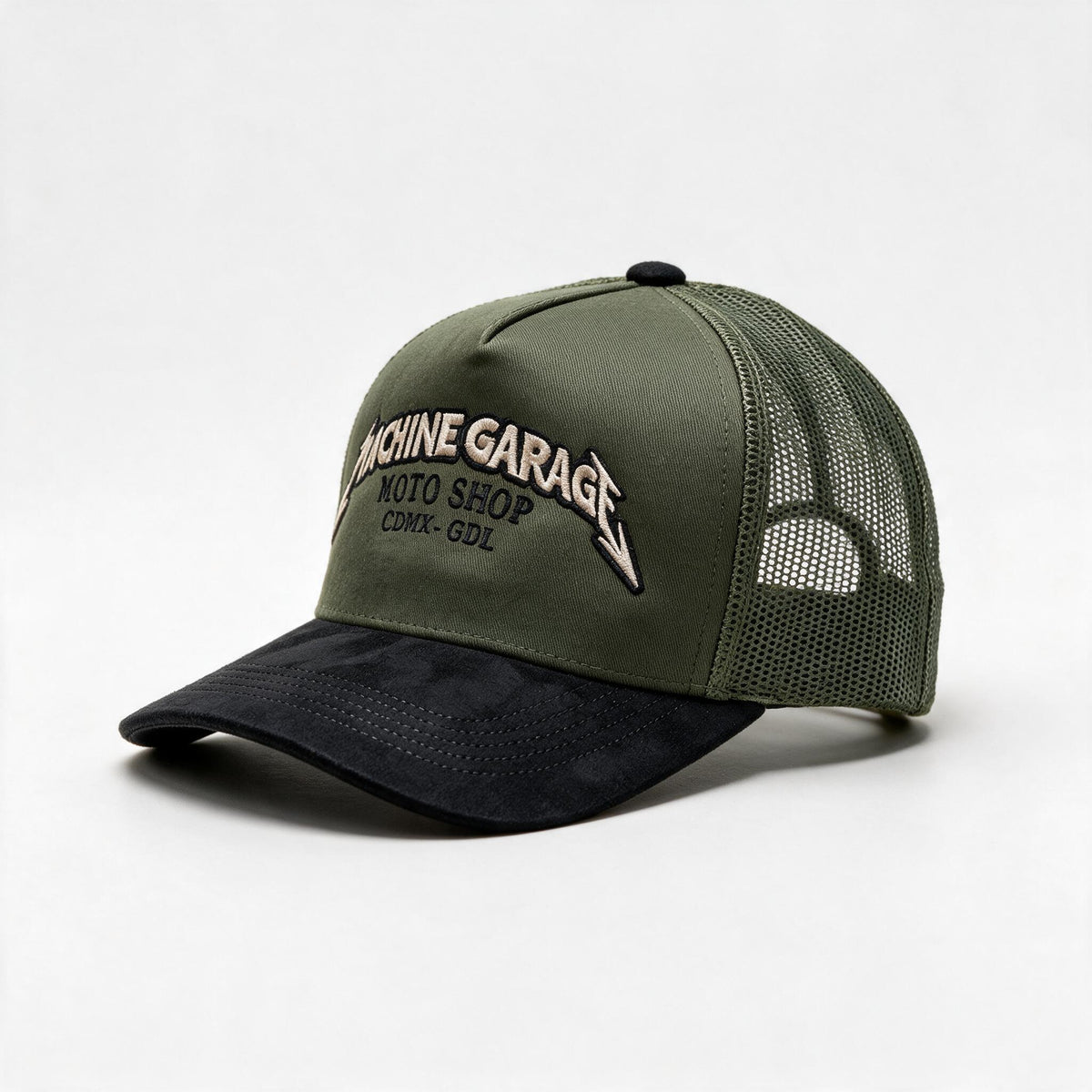 Gorra Machine Garage Moto Shop Oliva — vista diagonal