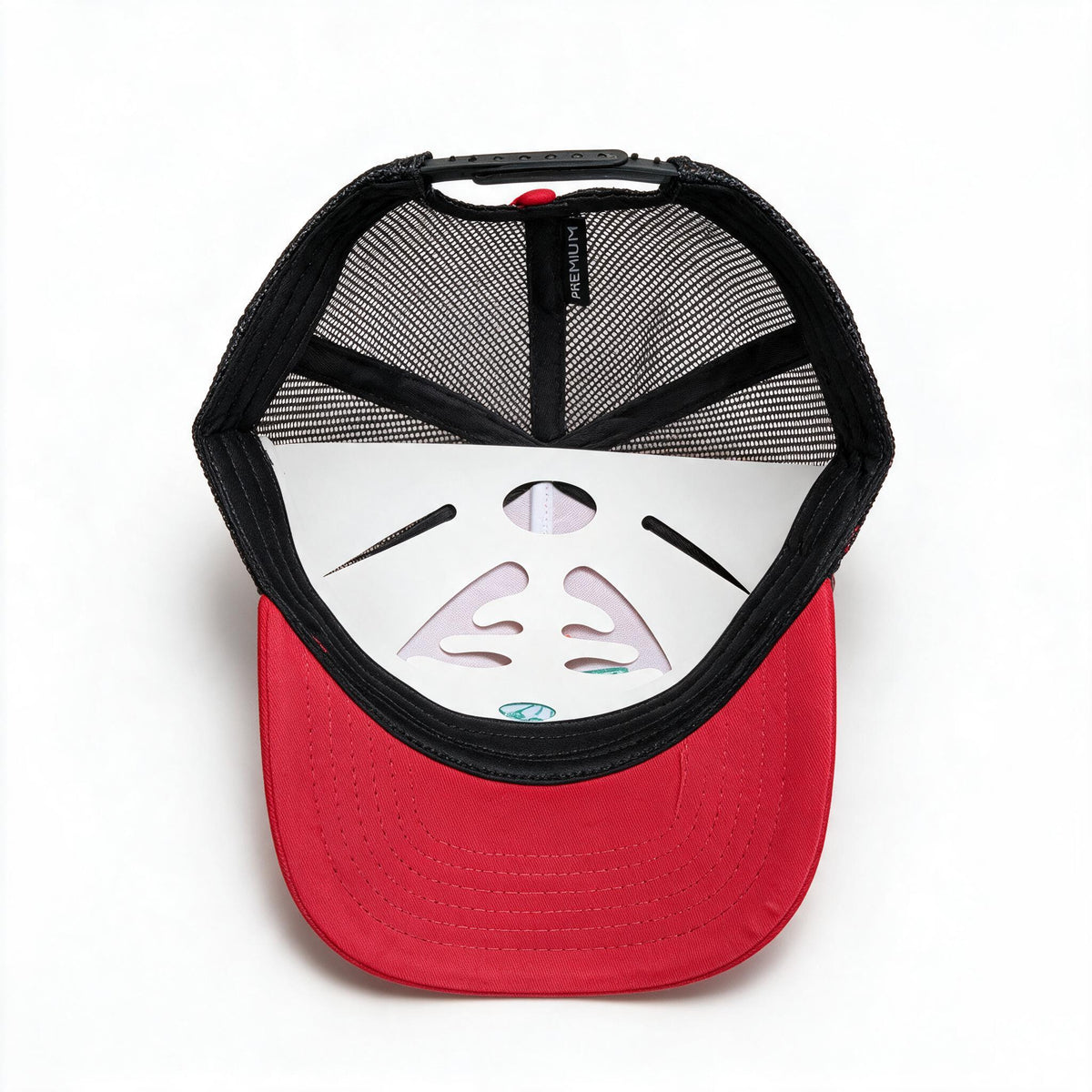 Gorra Machine Garage MGMX Roja con Malla Negra — detalle cenital del interior
