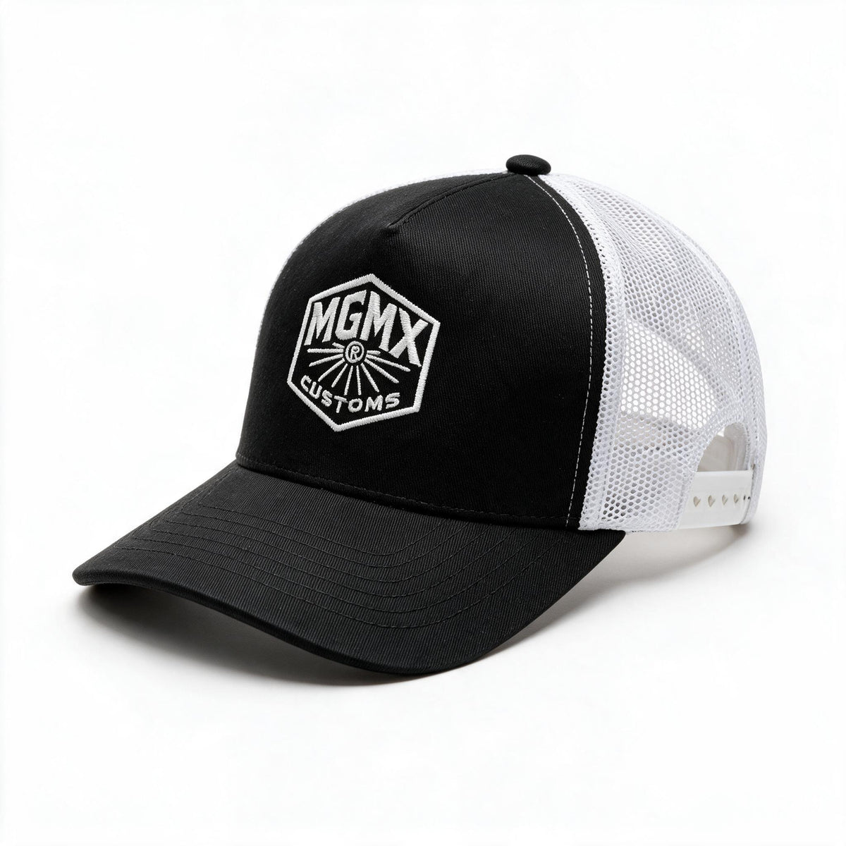 Gorra Machine Garage MGMX Negra con Malla Blanca — vista diagonal