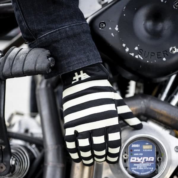 st-quentin-light-gloves (1)