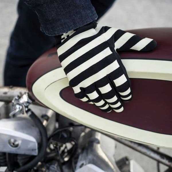 st-quentin-light-gloves (3)