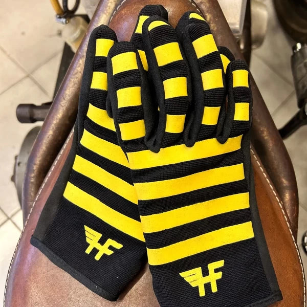 st-quentin-yellow-gloves