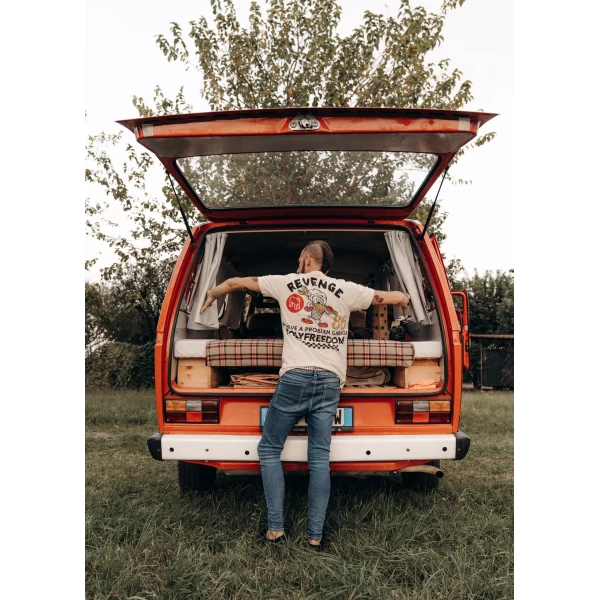 Holyfreedom Revenge Tee — vista 5