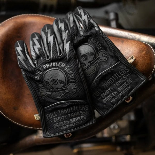 tools-black-gloves